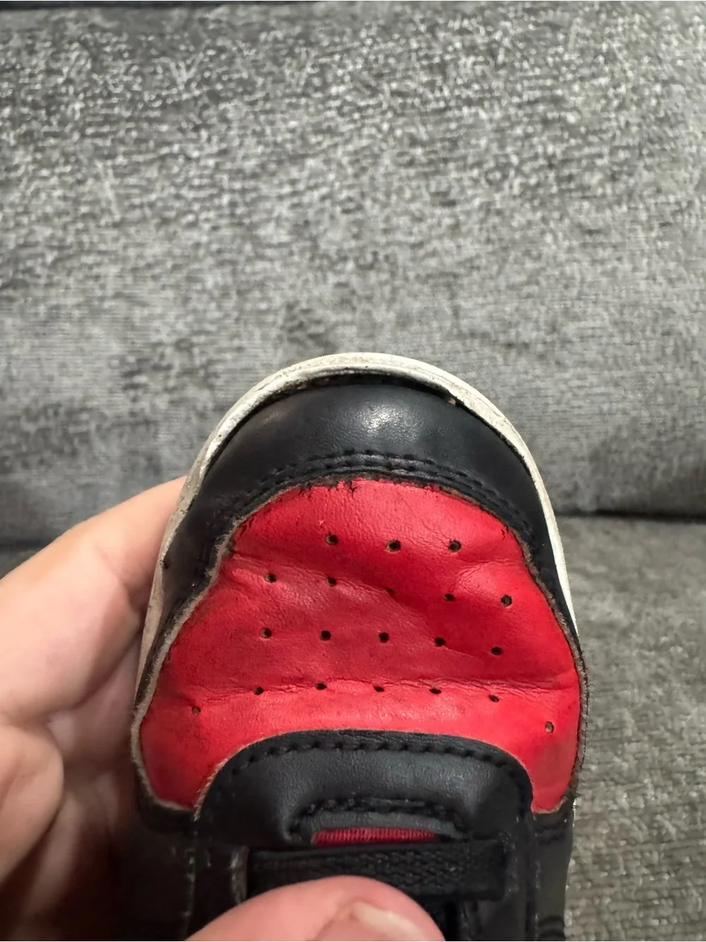 Nike Kids Black and Red Low-Top Sneakers with Velcro Strap Size 10C